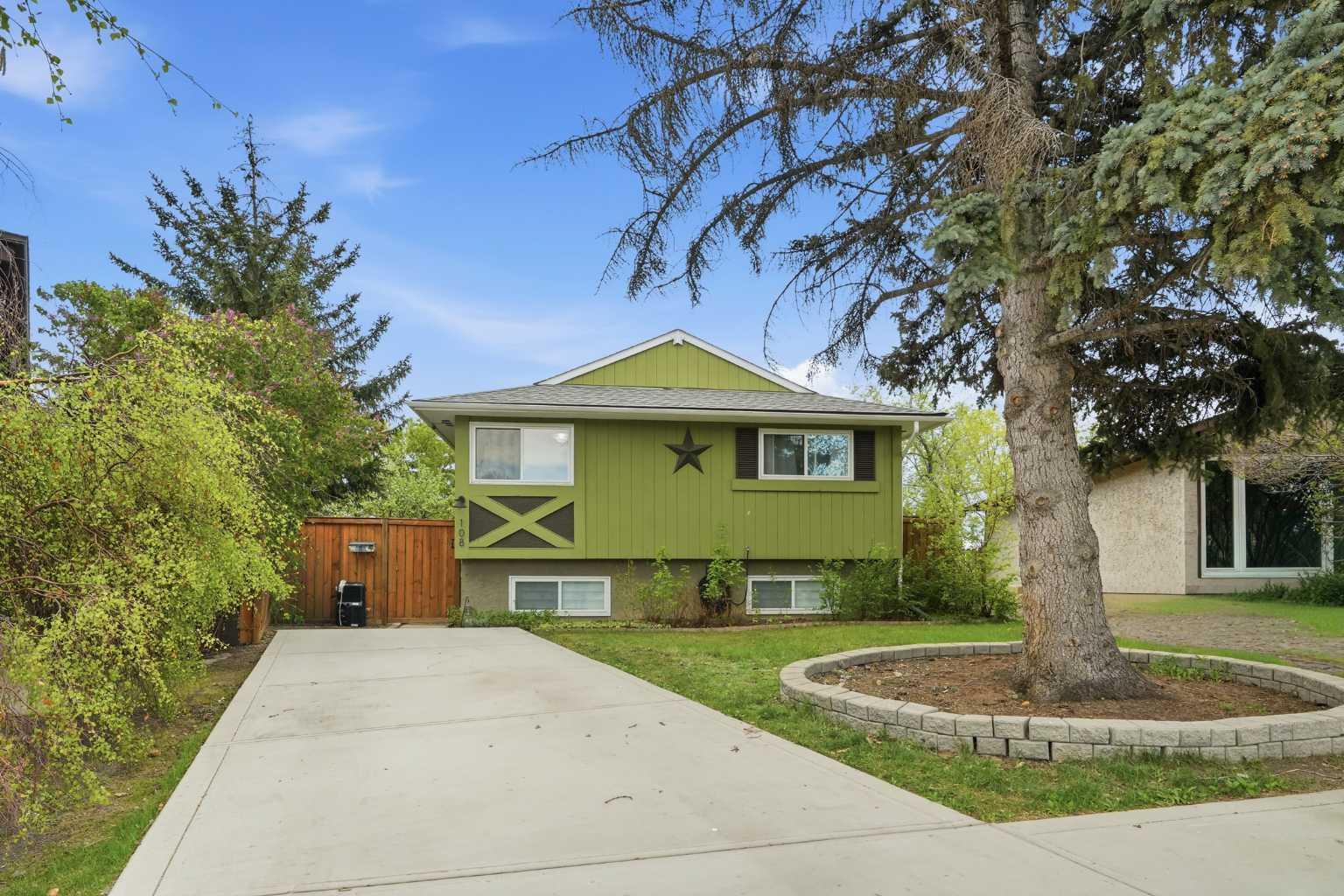 108 Doverglen Crescent SE