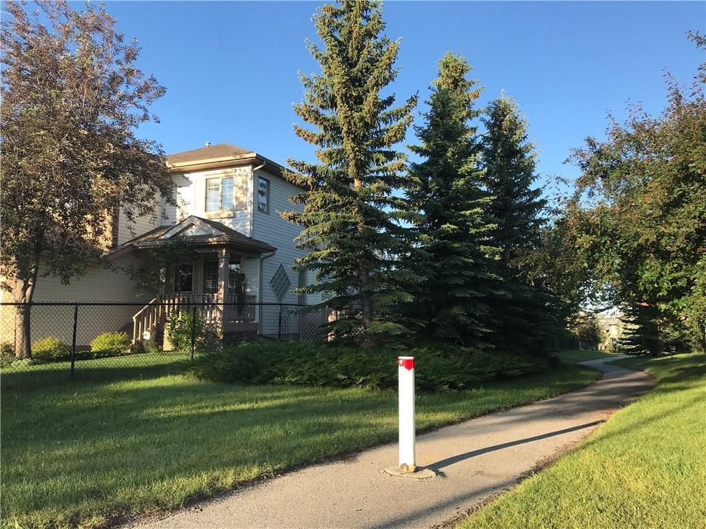 Photo of 805 Panorama Hills Drive NW, Calgary, AB T3K 4X4 (MLS # A2303417)