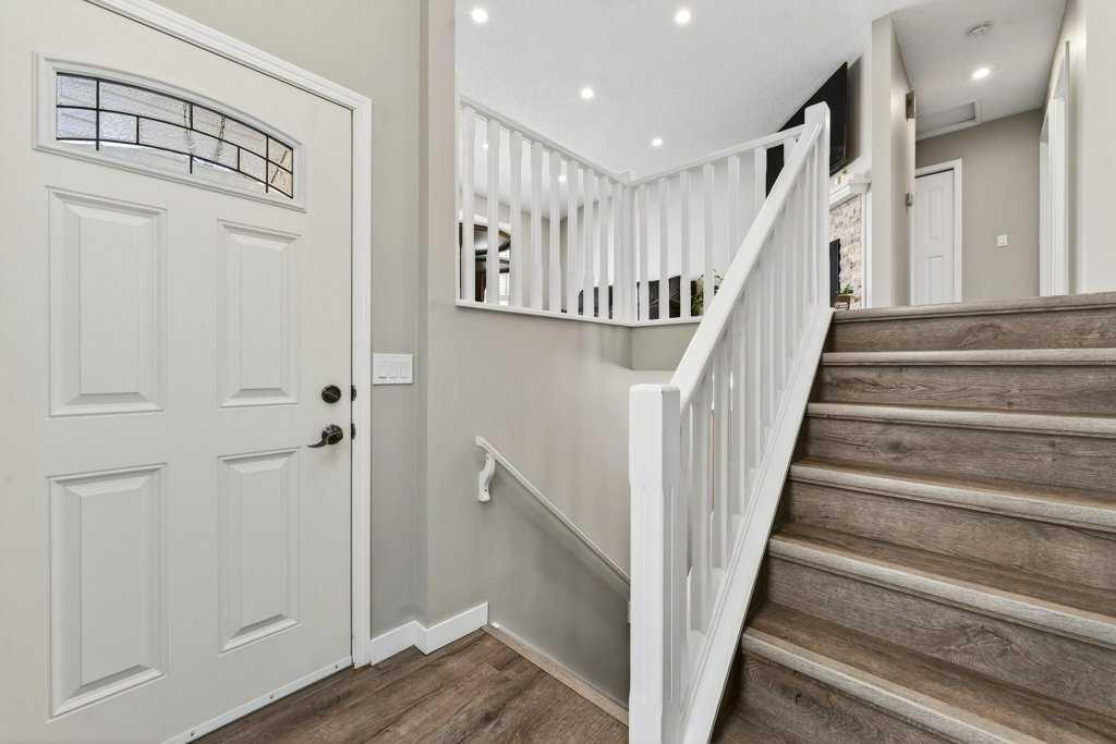 96 Templehill Drive NE