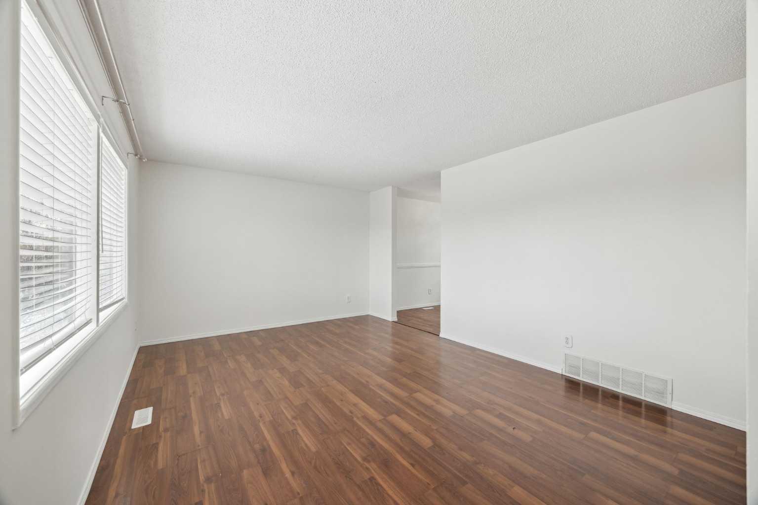 315 Maitland Hill NE