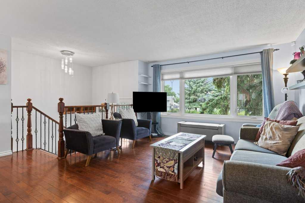 235 Allan Crescent SE