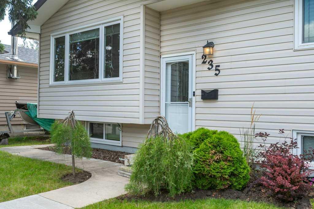 235 Allan Crescent SE