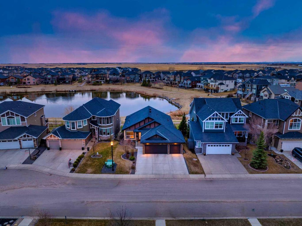 Photo of 136 Rainbow Falls Glen, Chestermere, AB T1X 0S5 (MLS # A2338569)