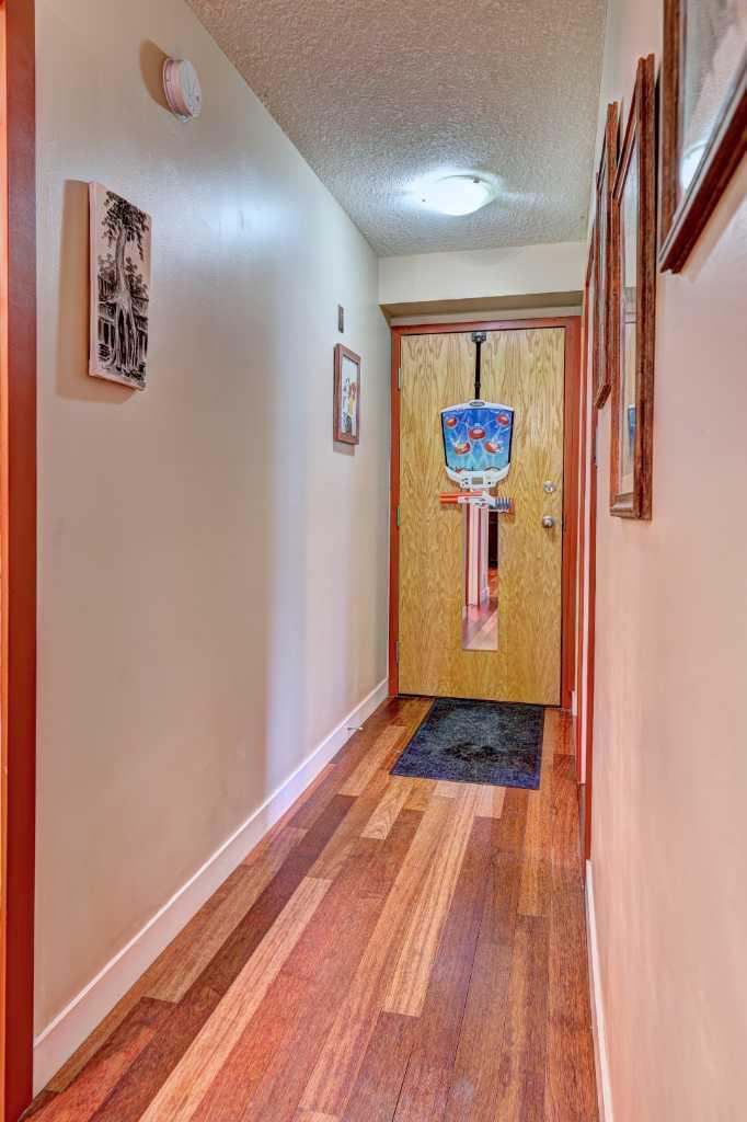 526 22 Avenue SW 102