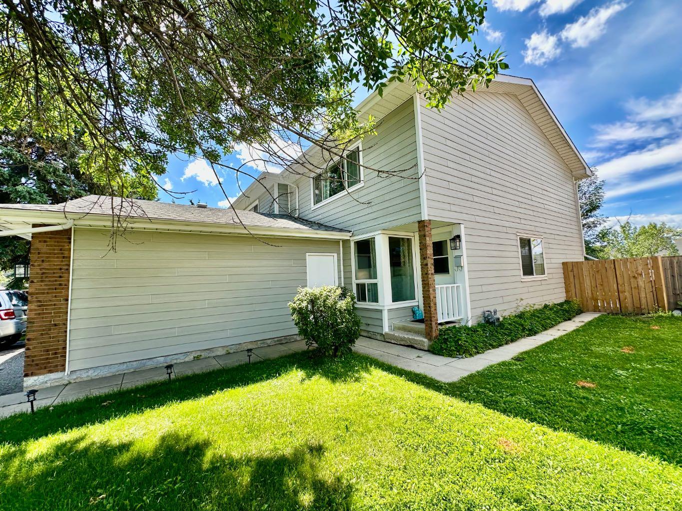 232 Midpark Gardens SE