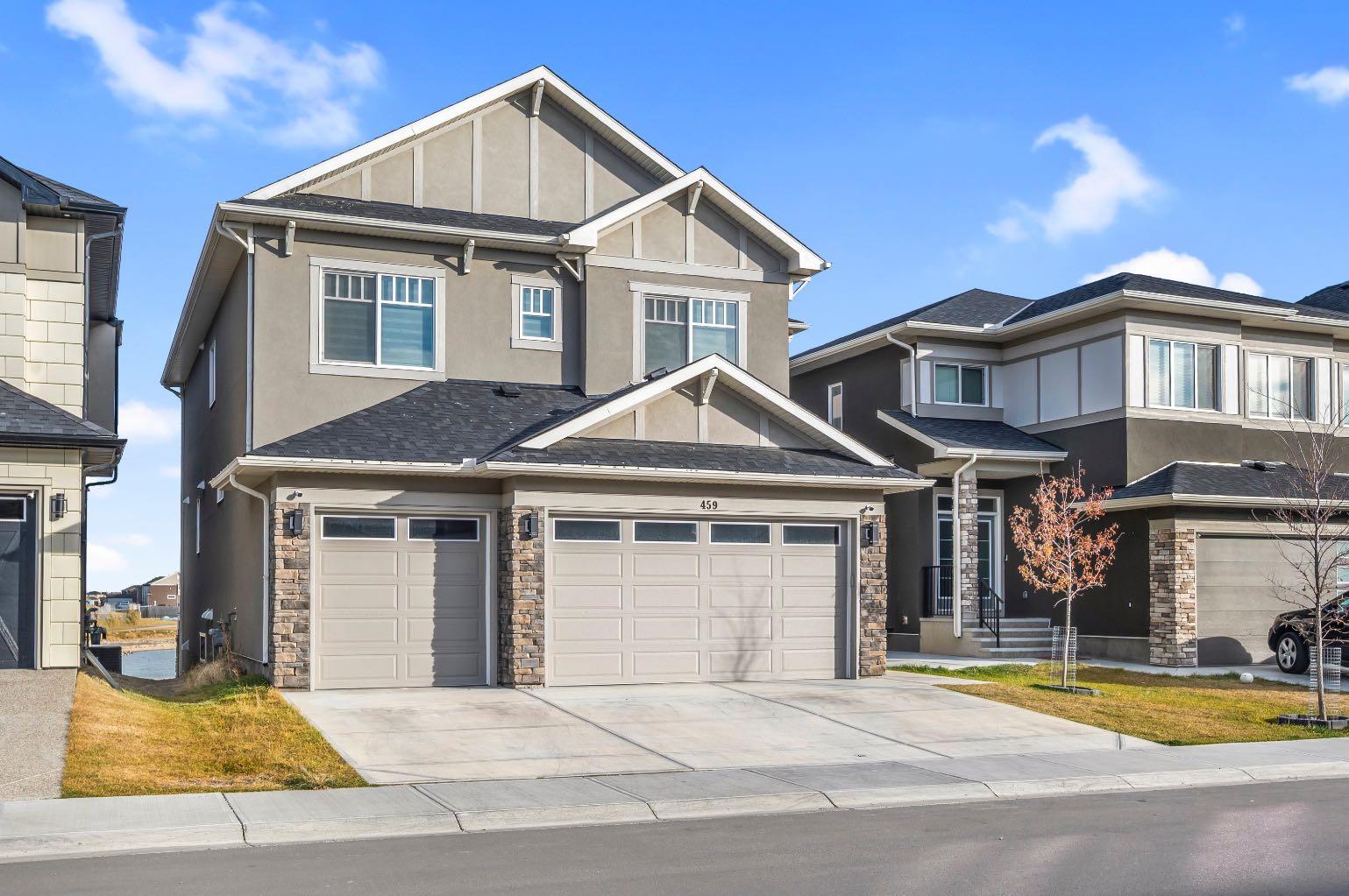 459 Savanna Way NE