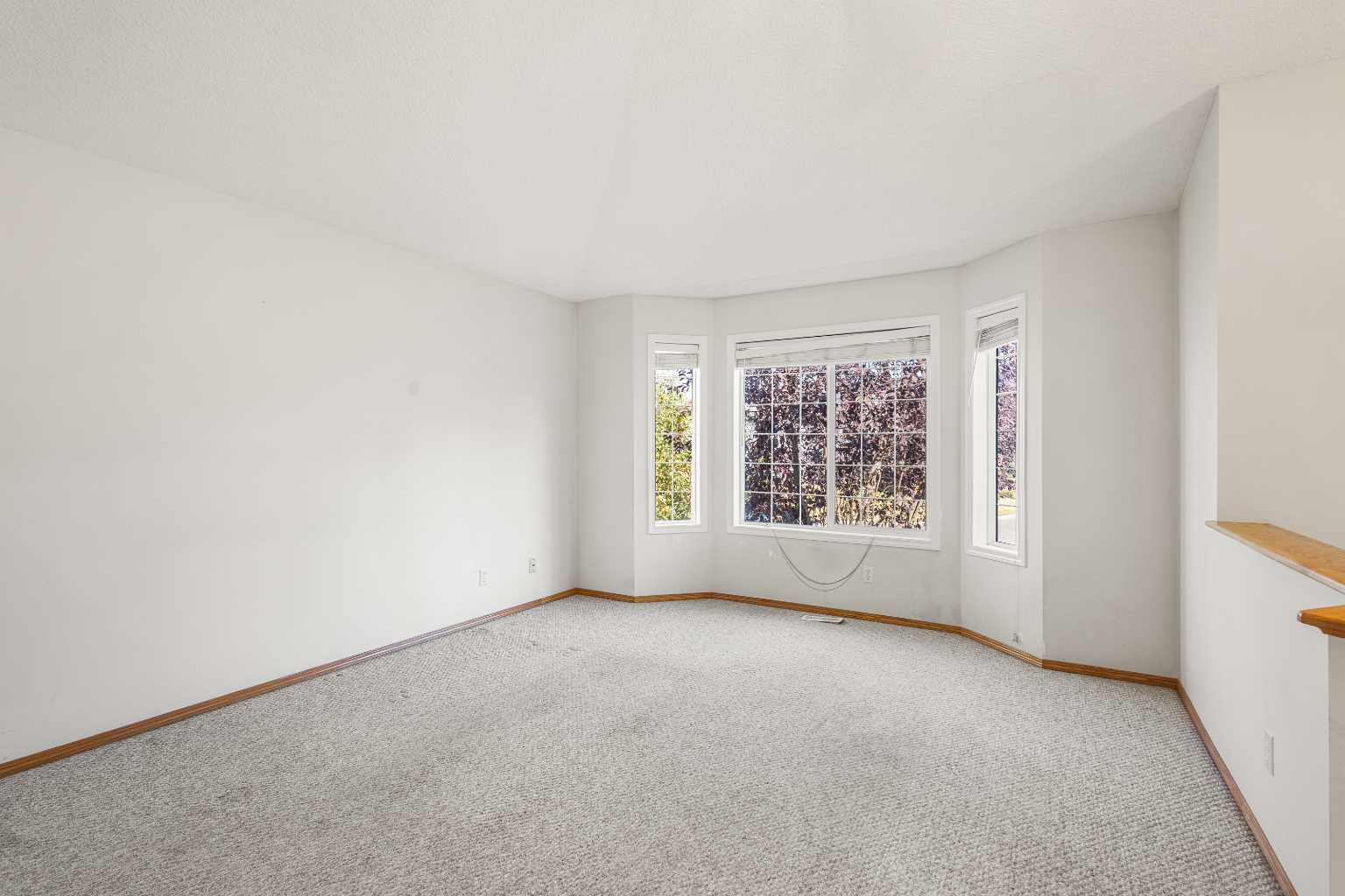 39 Saddlemont Manor NE