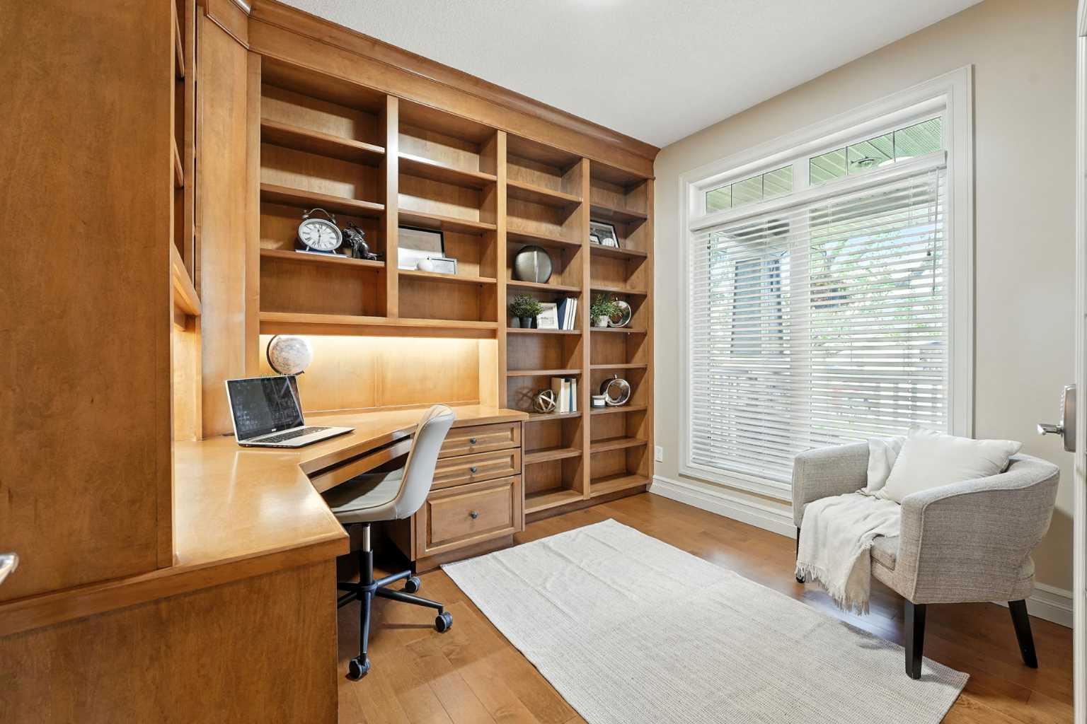 307 Mt Douglas Court SE