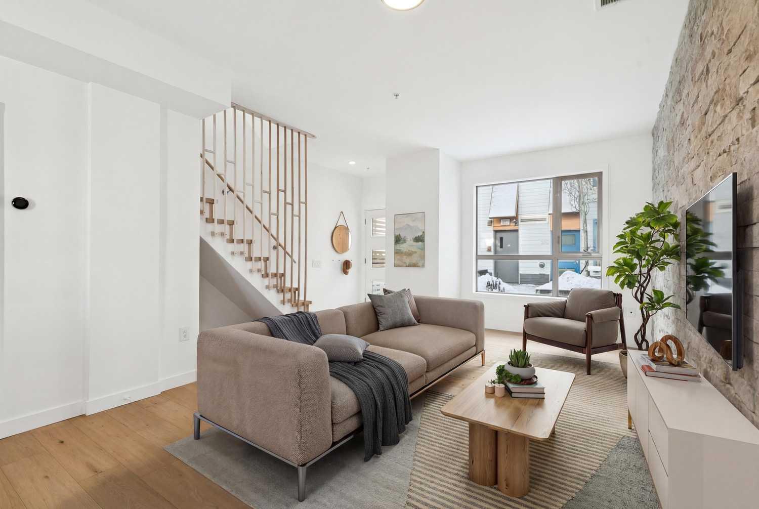 116 7A Street NE 205