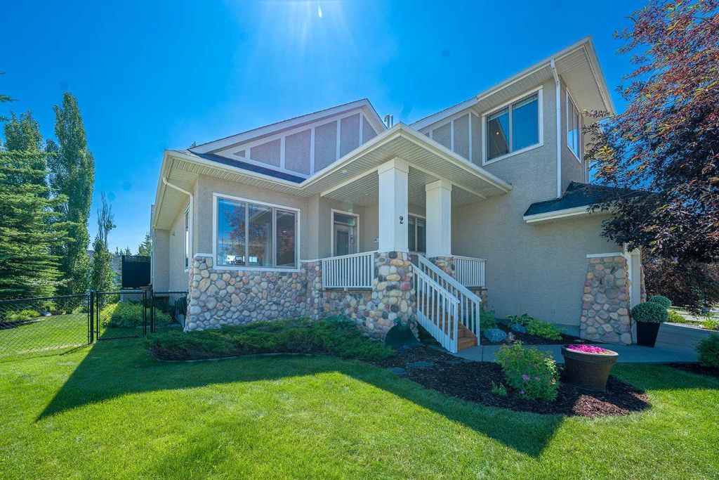 Photo of 2 Discovery Ridge Heights SW, Calgary, AB T3H 5T1 (MLS # A2327114)