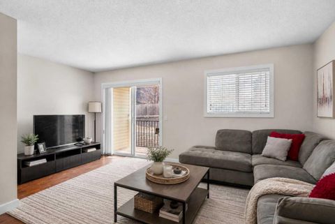 Photo of 89 Pantego Lane NW, Calgary, AB T3K 0T1 (MLS # A2306652)