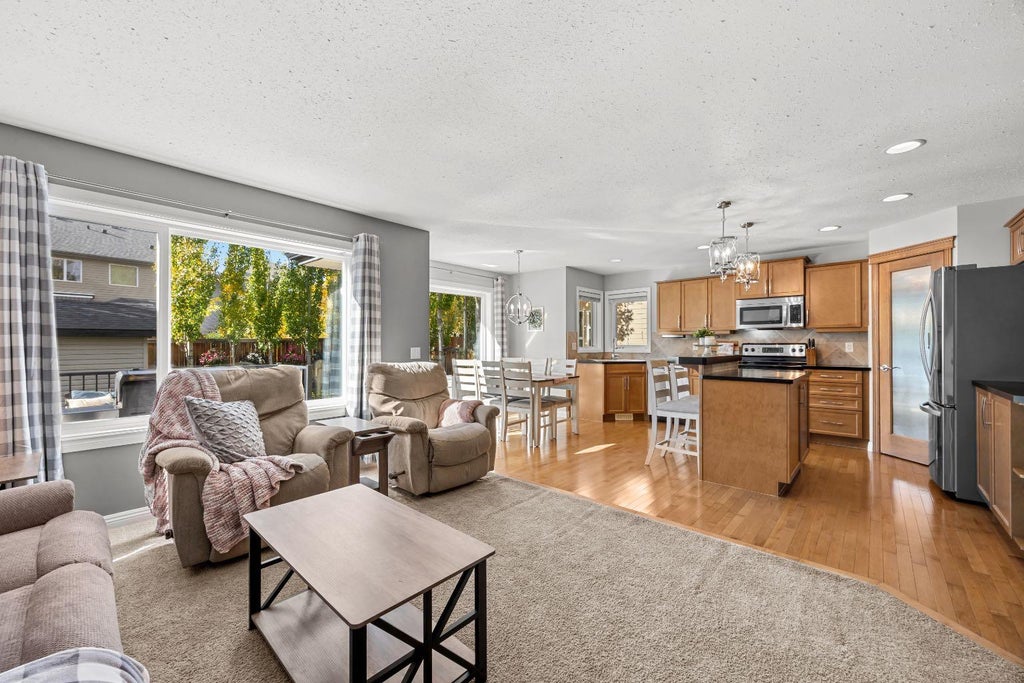 Photo of 176 Royal Oak Terrace NW, Calgary, AB T3G 6A6 (MLS # A2352115)
