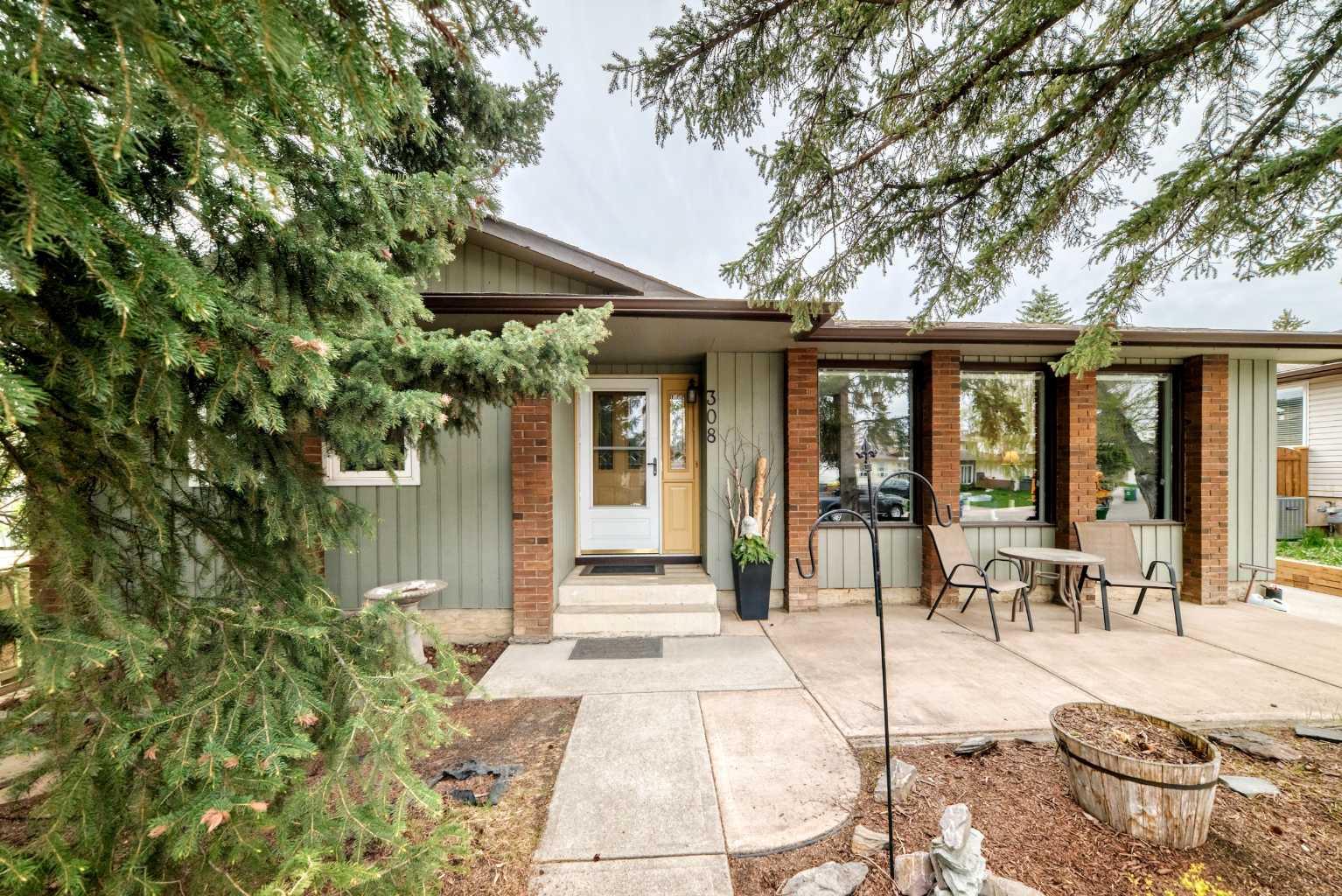 308 Cannington Place SW