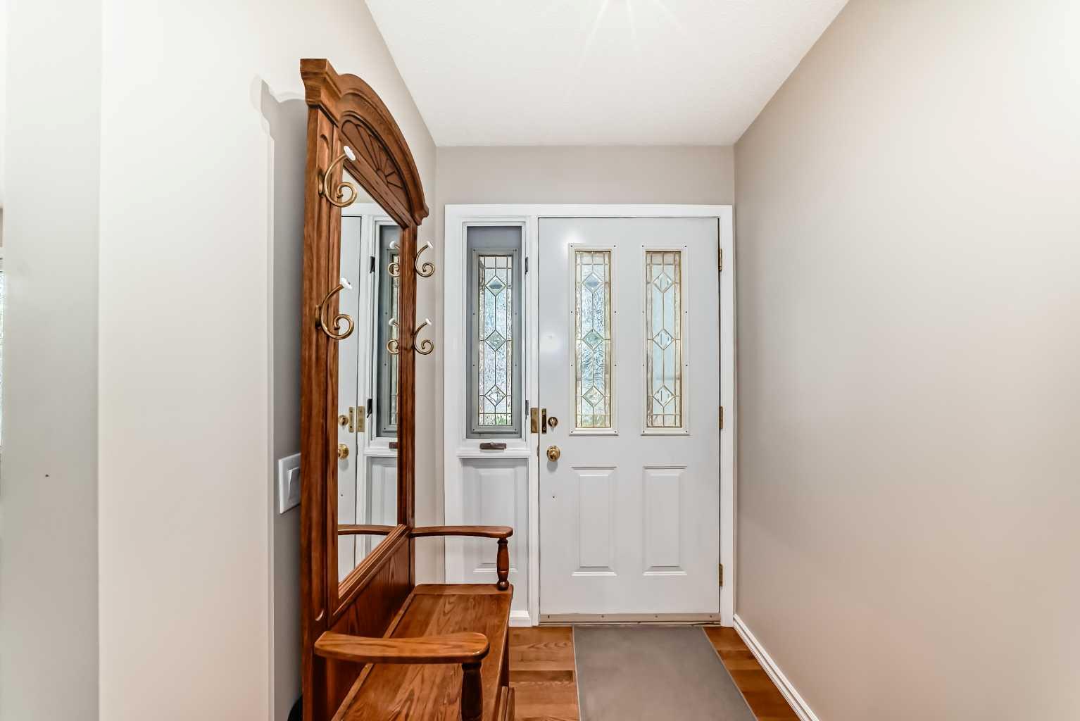 308 Cannington Place SW