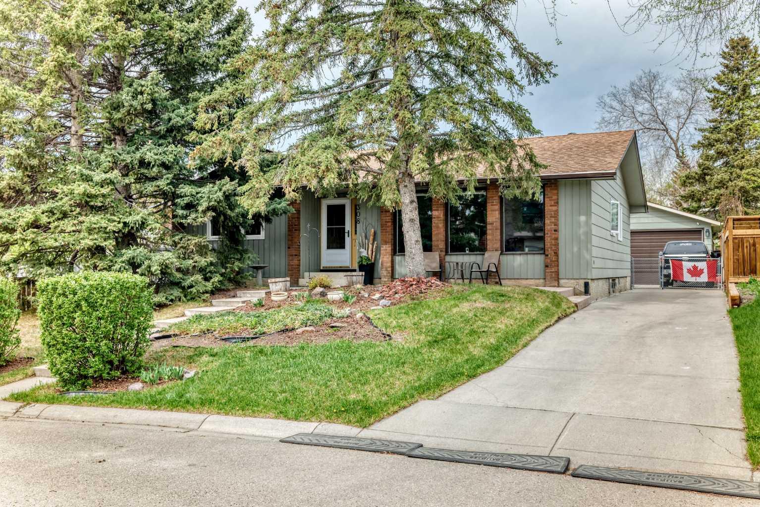 308 Cannington Place SW