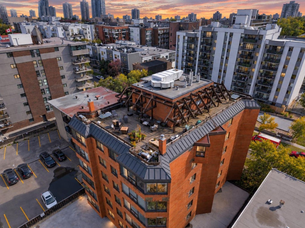 Photo of 626 15 Avenue SW #301, Calgary, AB T2R 0R5 (MLS # A2346058)
