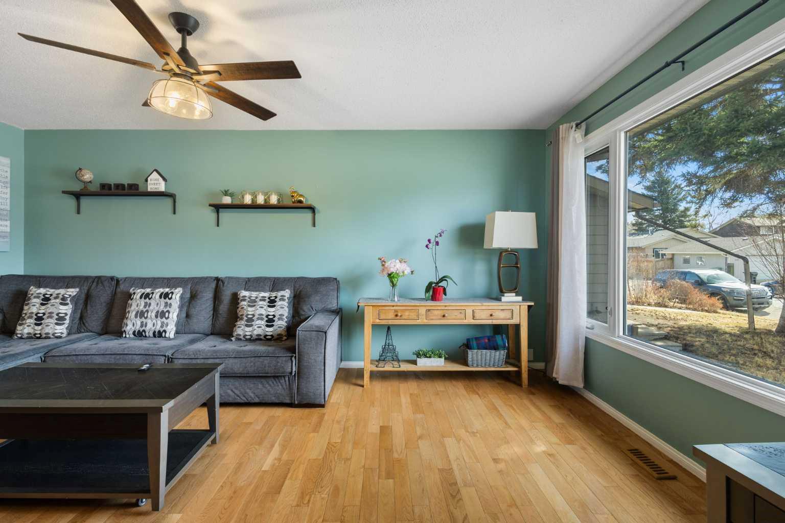 16 Midridge Gardens SE