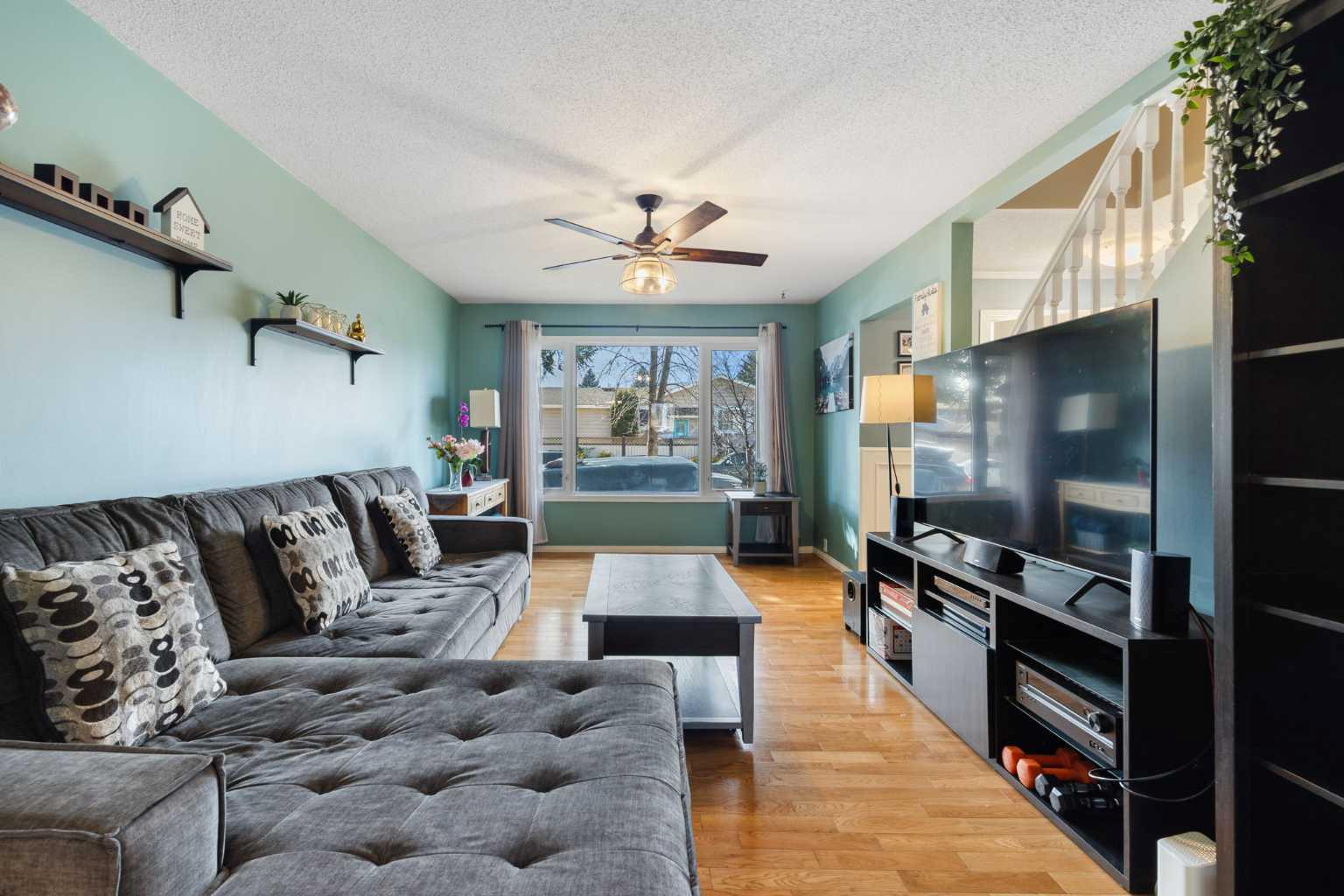 16 Midridge Gardens SE