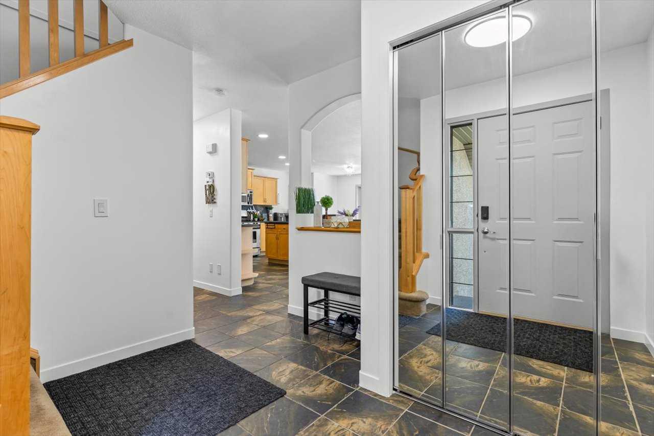 57 Everwillow Boulevard SW