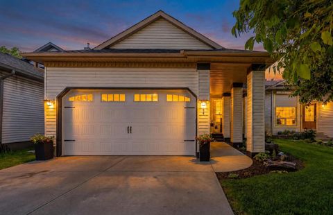 Photo of 44 Douglas Glen Place SE, Calgary, AB T2Z 2M9 (MLS # A2320977)