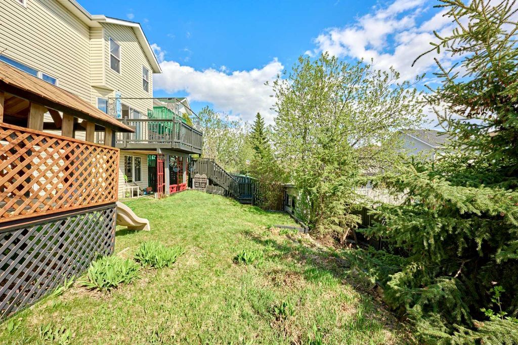Photo of 132 Somercrest Close SW, Calgary, AB T2Y 3H8 (MLS # A2310237)