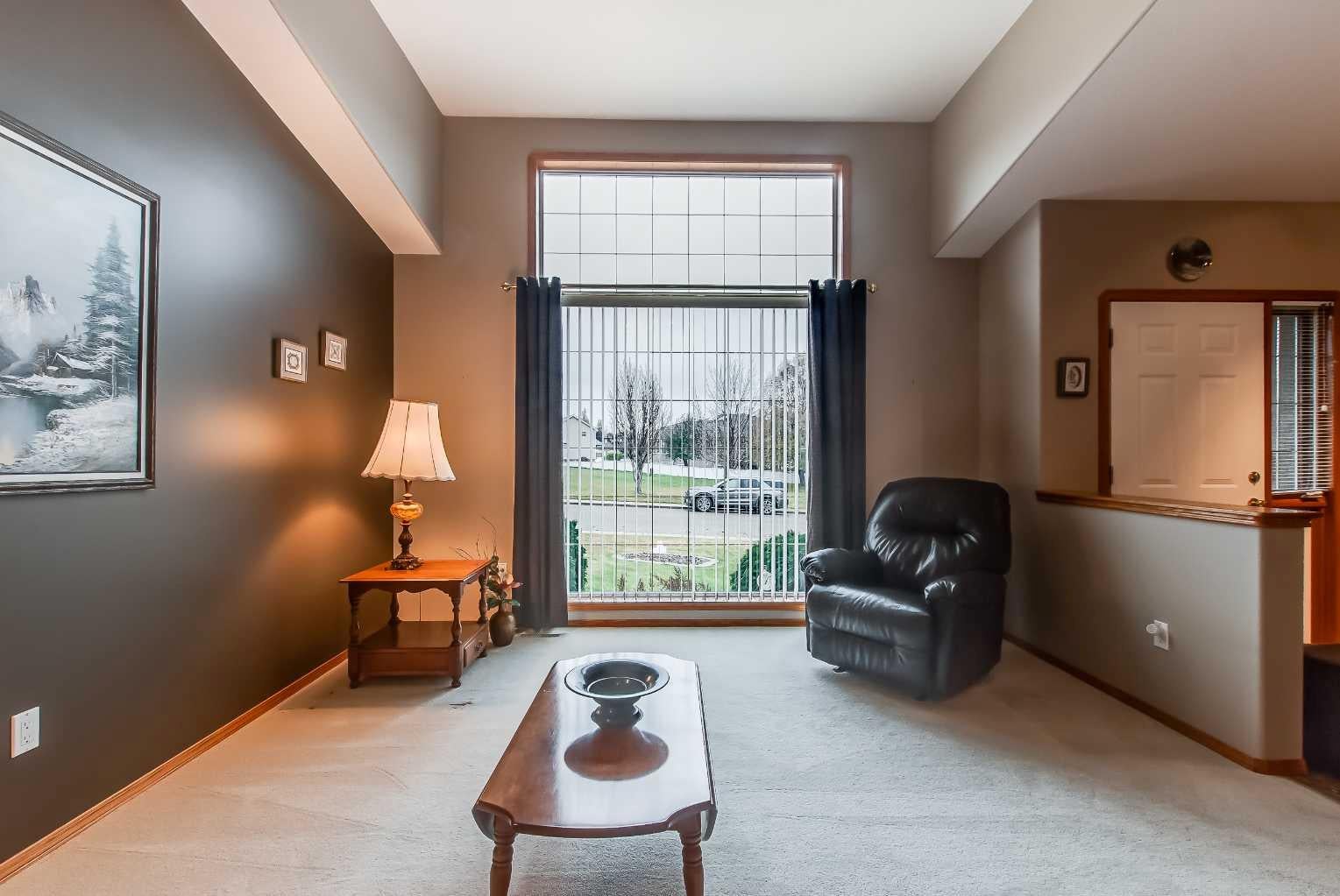 15 Parish Way NE