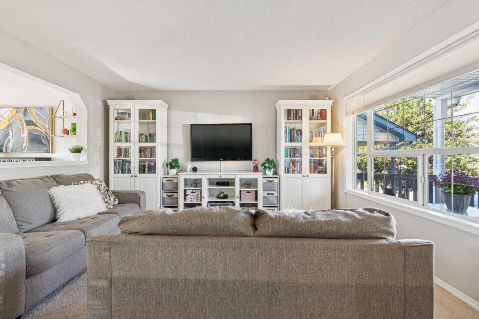114 Bridlewood Close