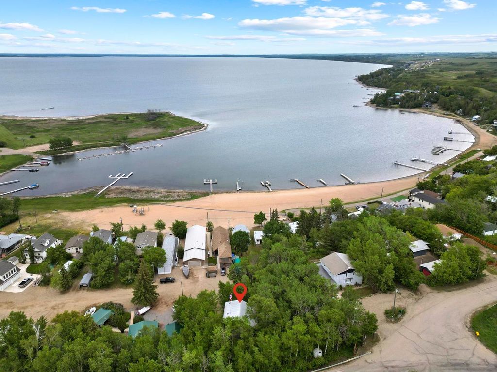 Photo of 5 Shady Drive, Rochon Sands, AB T0C 3B0 (MLS # A2314339)