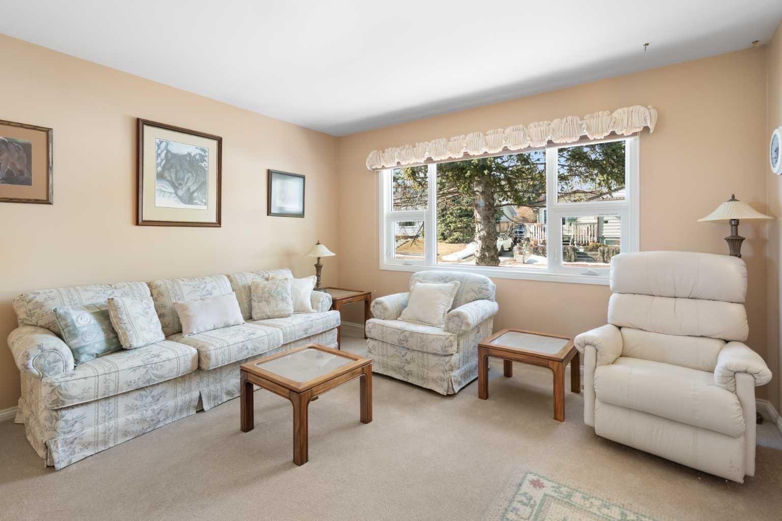 59 Hogarth Crescent SW