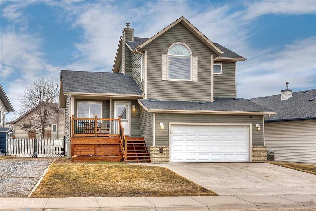 Photo of 90 Parklane Drive, Strathmore, AB T1P 1R2 (MLS # A2296466)