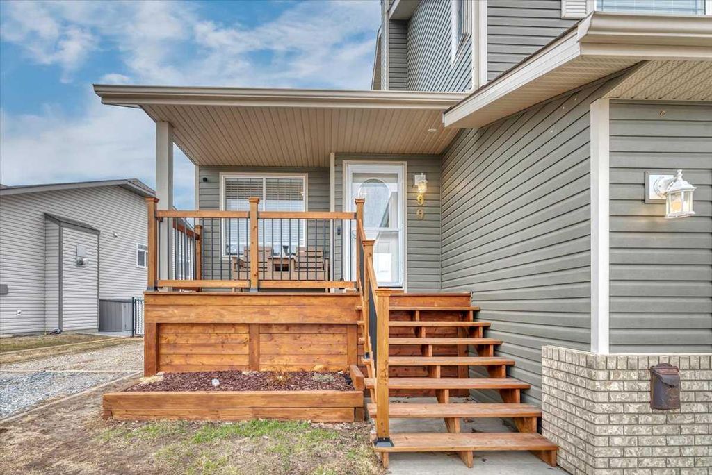 Photo of 90 Parklane Drive, Strathmore, AB T1P 1R2 (MLS # A2296466)