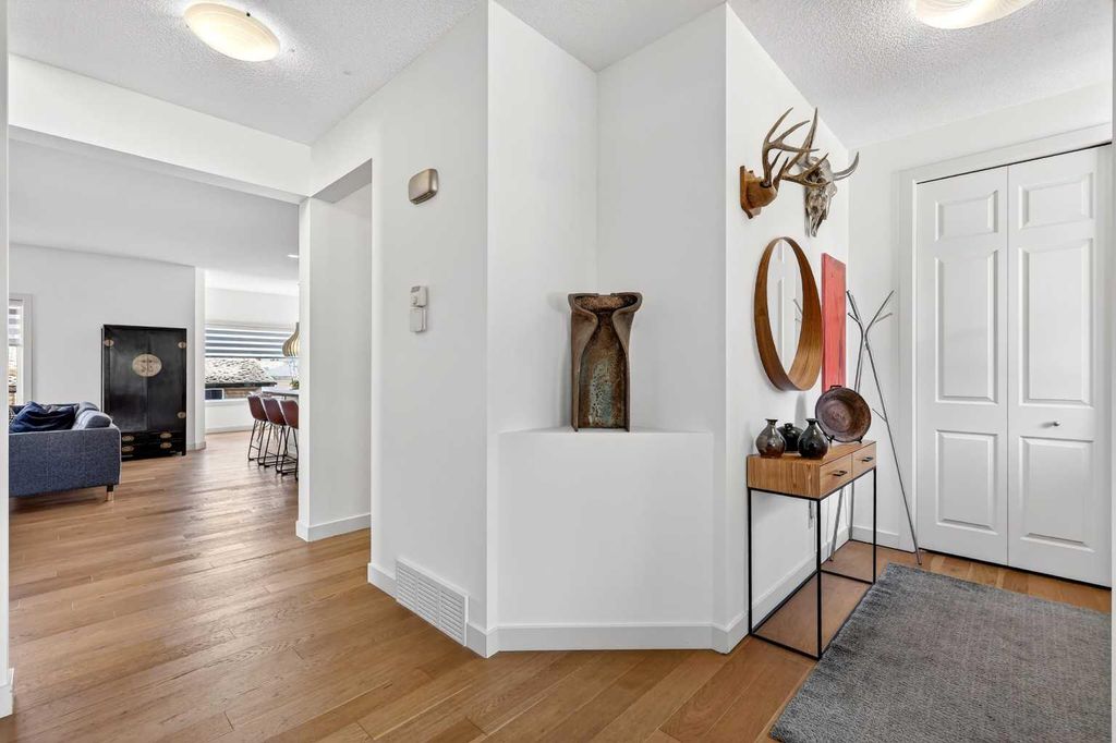 Photo of 4703 Elgin Avenue, Calgary, AB T2Z 0G2 (MLS # A2306021)