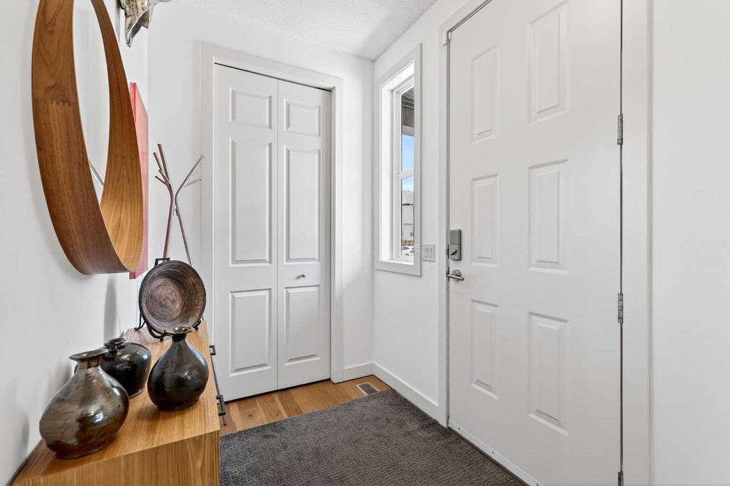 Photo of 4703 Elgin Avenue, Calgary, AB T2Z 0G2 (MLS # A2306021)