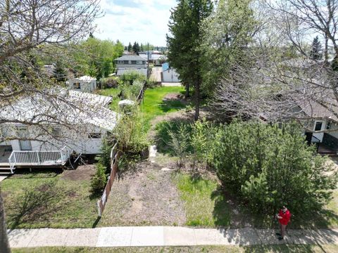 5915 50A Avenue Stettler AB T0C 2L0