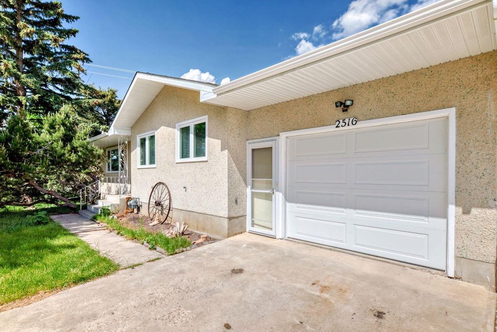 Photo of 2516 20 Street, Nanton, AB T0L 1R0 (MLS # A2310891)