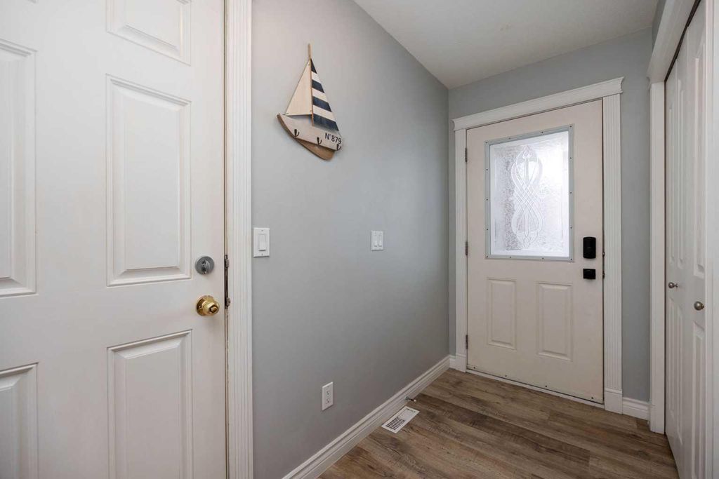 Photo of 400 Williams Drive #5, Fort McMurray, AB T9H 5R7 (MLS # A2283073)