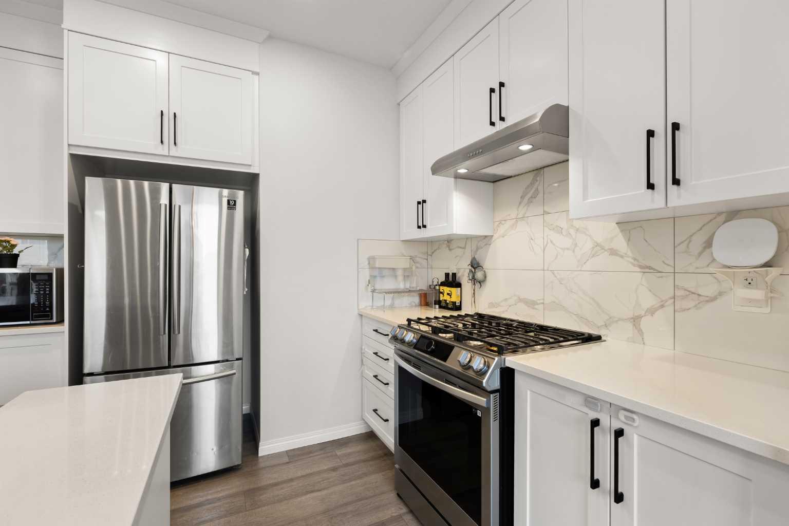 213 Carrington Crescent NW