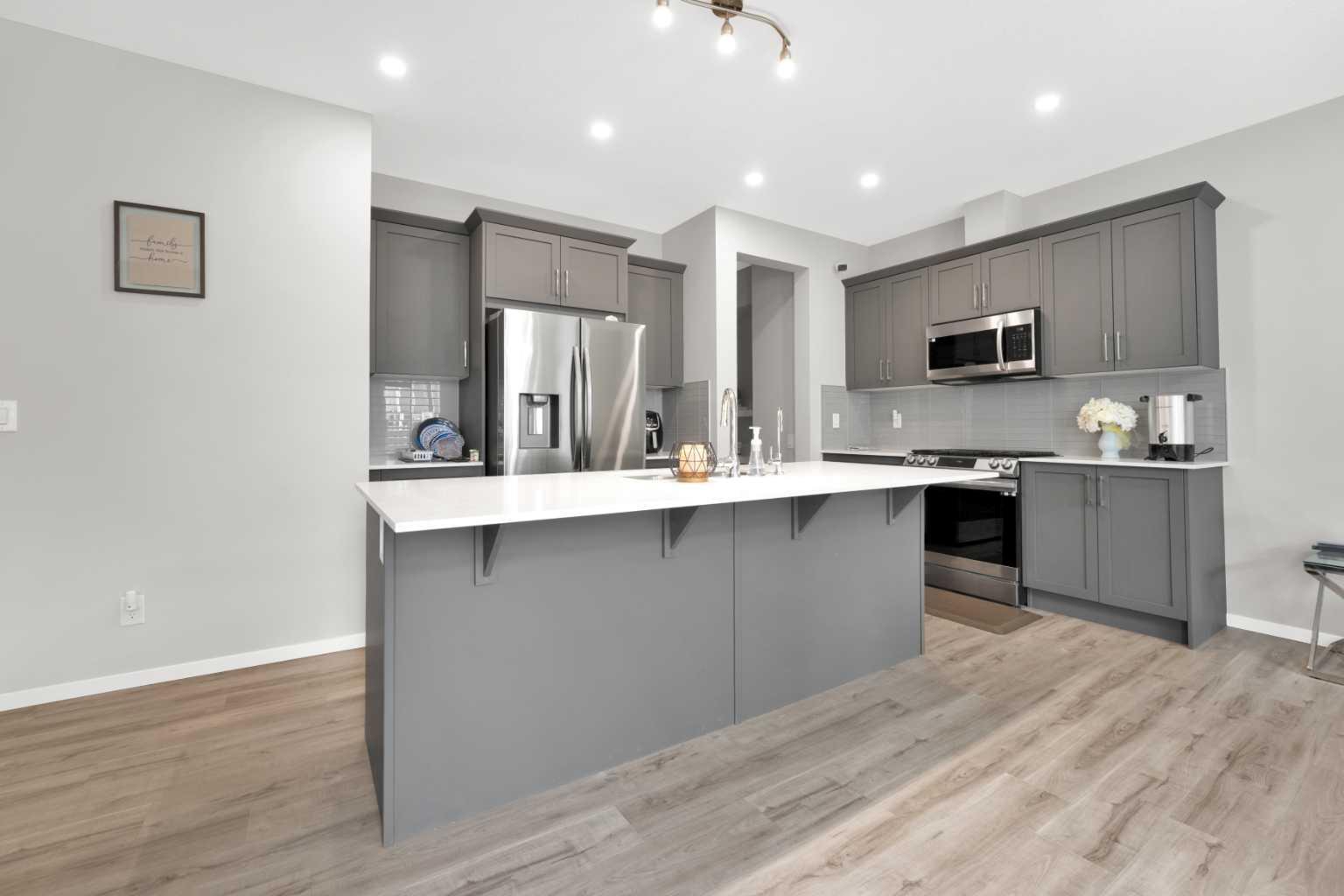 14 Yorkstone Manor SW