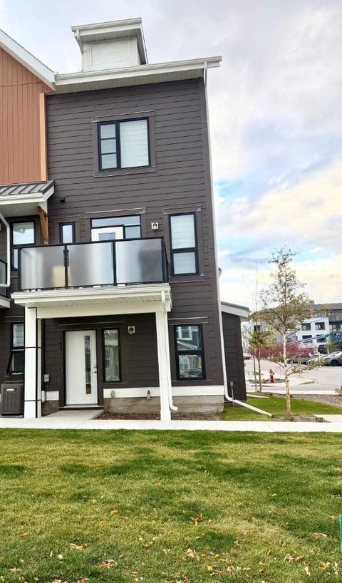 Photo of 102 livingston Common NE, Calgary, AB T3P 1K1 (MLS # A2344717)