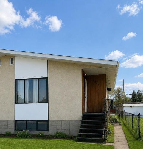 Photo of 5209 60 Street, Ponoka, AB T4J 1E9 (MLS # A2340696)