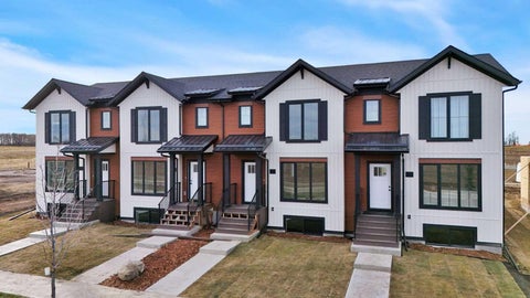 Photo of 34 Station Drive, Sylvan Lake, AB T4S 0W7 (MLS # A2351350)