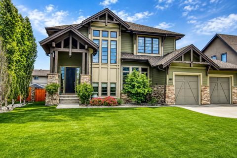 Photo of 800 East Lakeview Road, Chestermere, AB T1X 1R2 (MLS # A2327881)