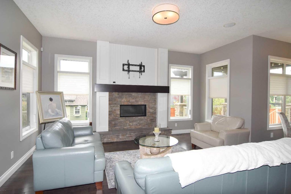 Photo of 800 East Lakeview Road, Chestermere, AB T1X 1R2 (MLS # A2327881)