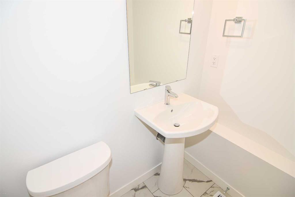 810 Cornerstone Street NE