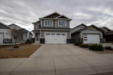 340 Greenwood Place Coalhurst AB T0L 0V2