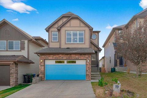 19 Sage Valley Close NW Calgary AB T3R 0E1