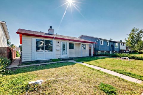 948 Rundlecairn Way NE Calgary AB T1Y 2X2