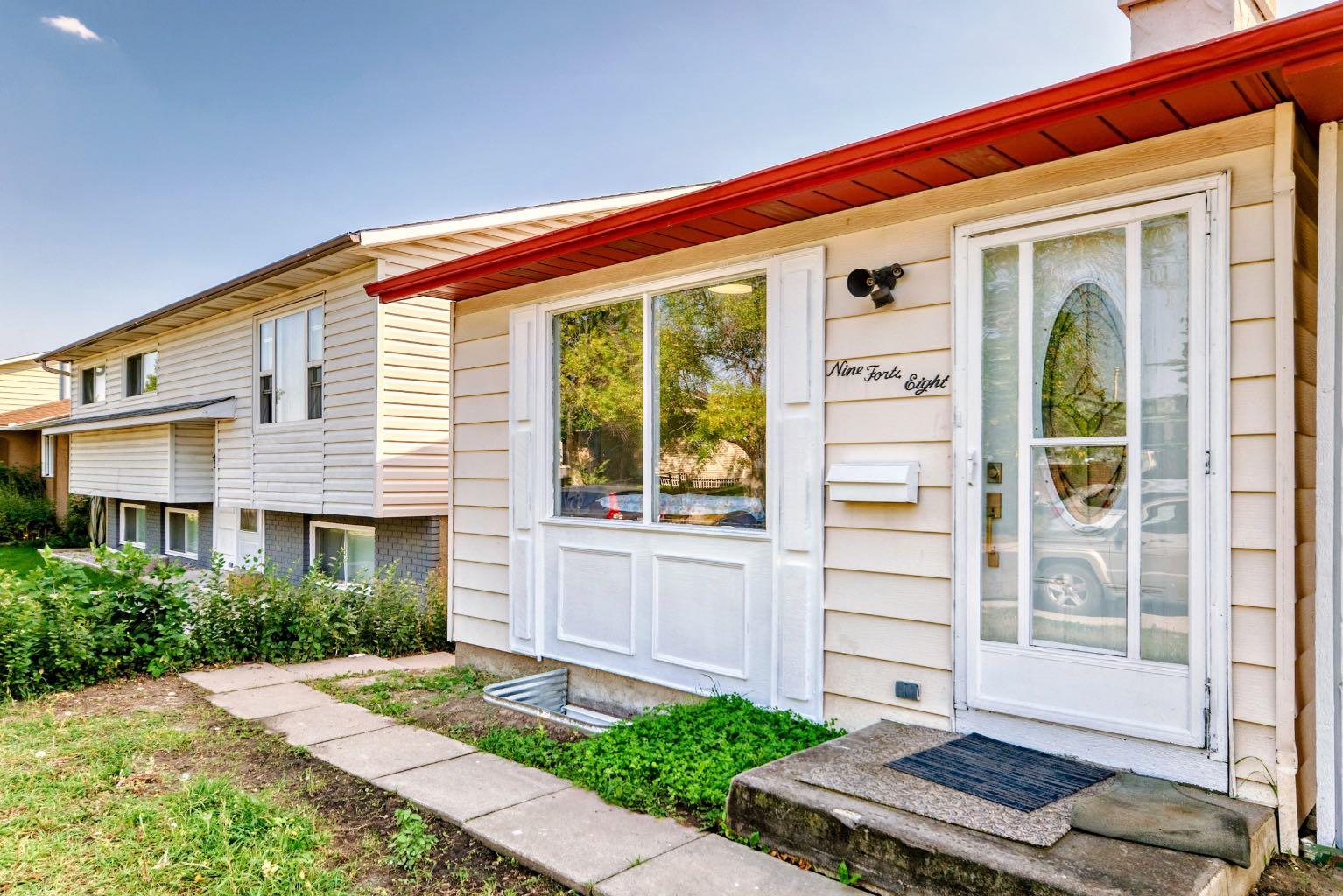 948 Rundlecairn Way NE