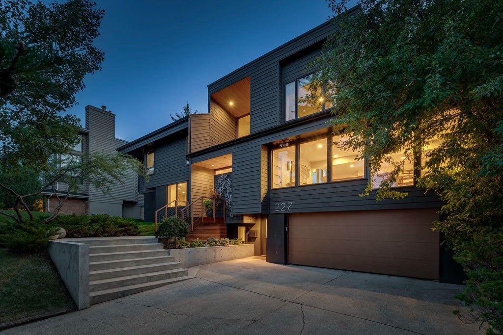 Photo of 227 Pump Hill Rise SW, Calgary, AB T2V 4C8 (MLS # A2342037)