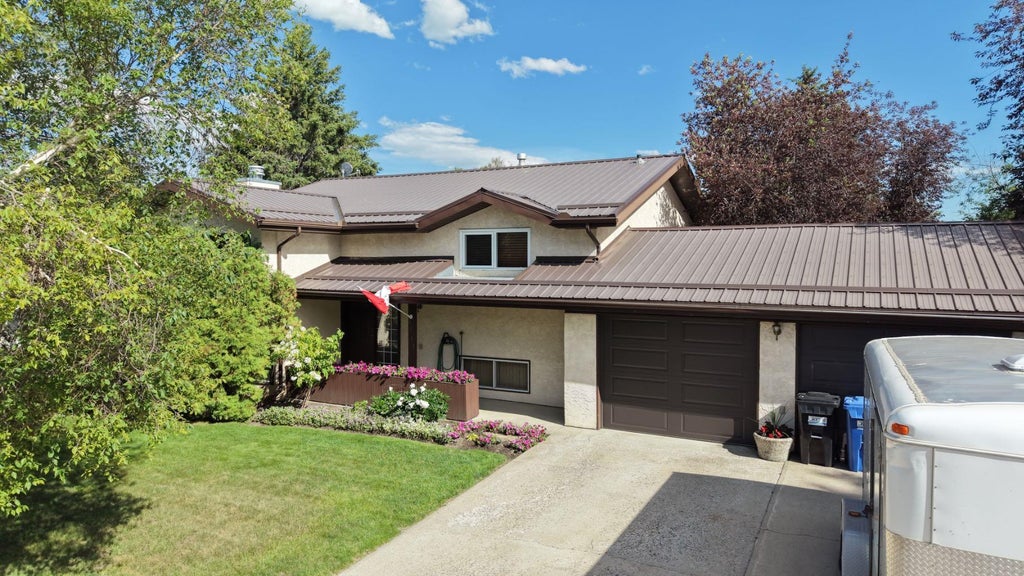 Photo of 2311 17 Street, Nanton, AB T0L 1R0 (MLS # A2341723)